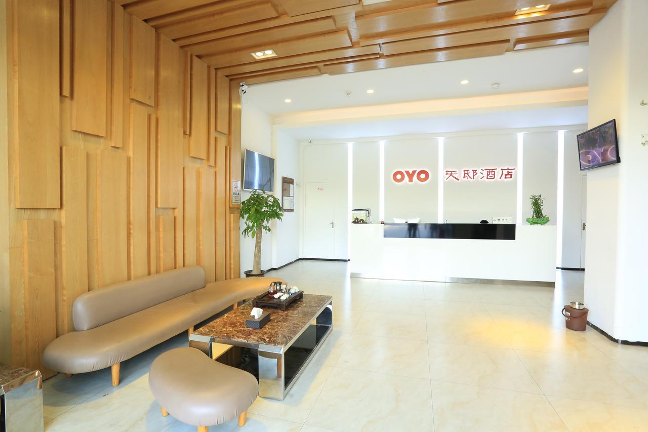 Oyo8001 Tiandi Hotel Shenzhen Exteriör bild