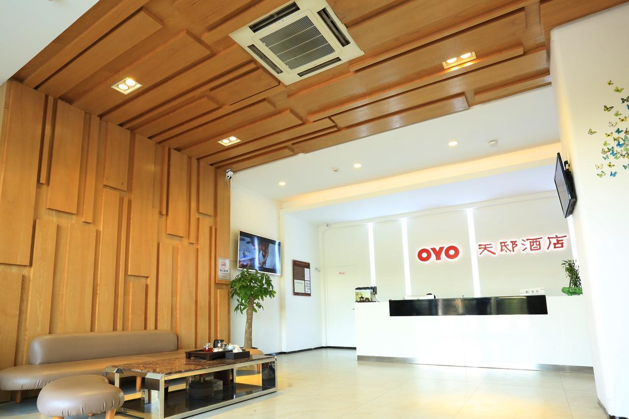 Oyo8001 Tiandi Hotel Shenzhen Exteriör bild